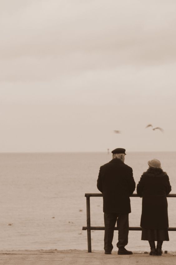 L'AMOUR AU CREUX DU SILENCE